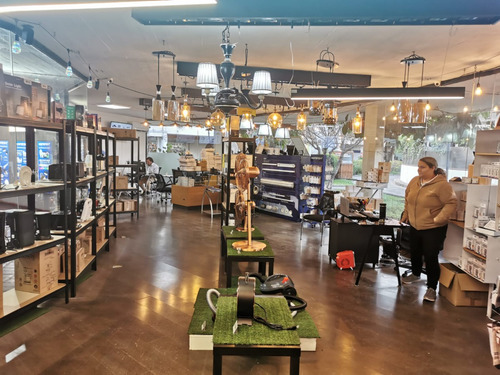 Local Comercial // Los Cobres Vitacura