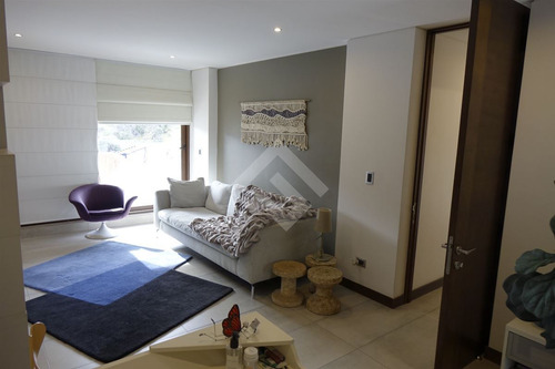 Espectacular Depto Triplex De 5 Dorm. En Lo Barnechea