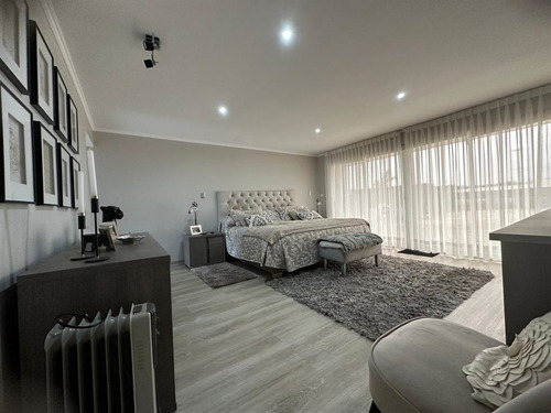 Hermosa Parcela Con 2 Casas En Venta De 5d 3b En Quillota