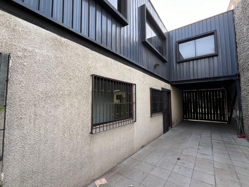Remodelada Manuel Montt , 290m2 2 Pisos| 2p.libres|5 Priv|6b