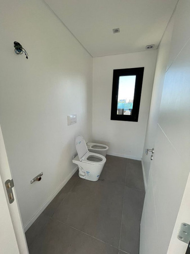 Casa En Venta De 4 Dormitorios A Estrenar En San Lucas