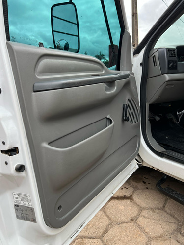 Ford F-350 4x2 Com Munck E Carroceria