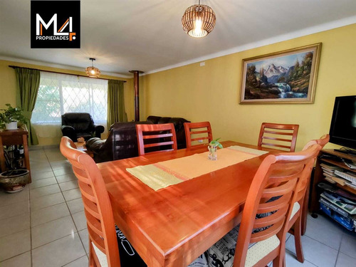 Casa En Venta De 5 Dorm. En El Centro De Olmué