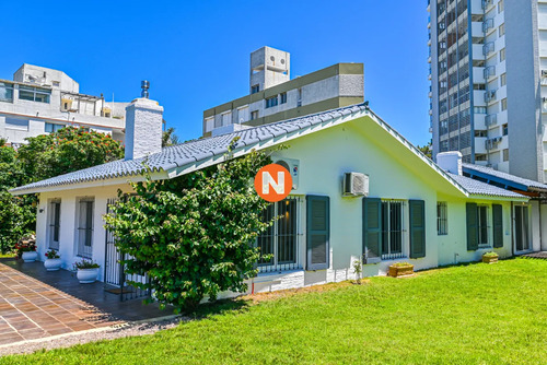 Casa En Venta, Mansa, Punta Del Este, 3 Dormitorios.