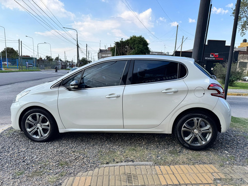Peugeot 208 1.6 Feline
