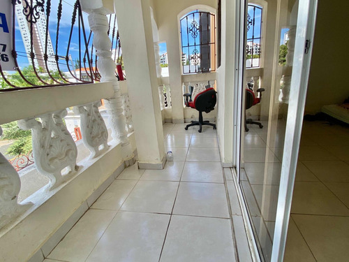 Señorial Casa En Anacaona Mirador Sur Para Vivir Como Merec