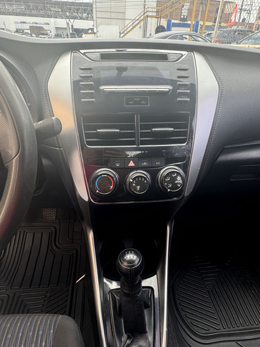 Toyota Yaris 1.5 Core Sedan Mt