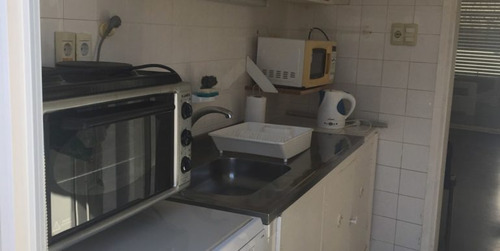 Imagen 3 de 6 de Apartamento En Casco Historico De 2 Dormitorios