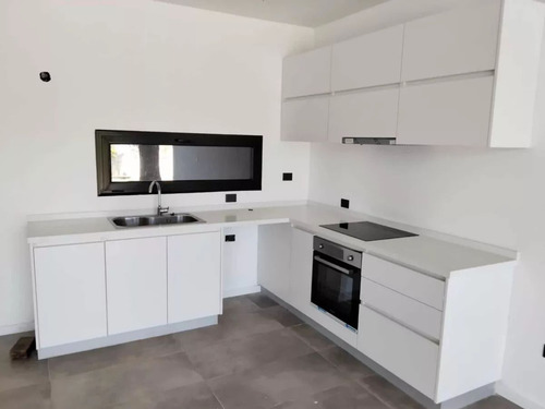 Casa 4 Ambientes A Estrenar En Venta La Cañada Polo Club