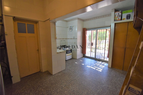 Terreno Venta Capurro Con Mejoras 2 Dormitorios Padrón Único Con Gran Fondo Con Parrillero
