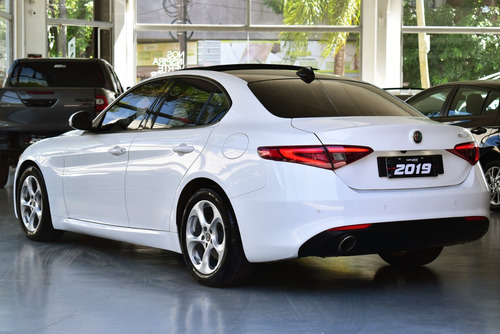 Imagen 4 de 25 de Alfa Romeo Giulia 2.0 200cv 200 Distinctive