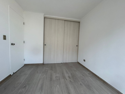 Arriendo Depto. De 1d1b A Pasos De Metro El Parron