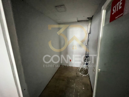 Oficina En Renta En Anzures 5c/2b/1e - Comedor - Cocineta - 245m2