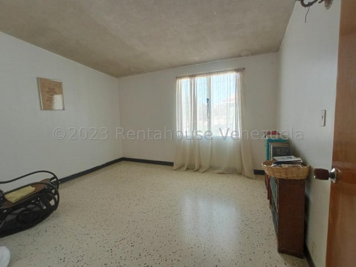 Casa Duplex En Venta 443 Mts Zona Exclusiva De Cagua Urb Santa Rosalia 25-5347 Gjg