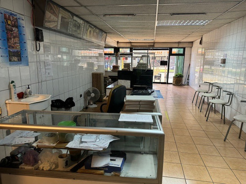 Local Comercial Con Galpón Y Estacionamientos En Los Carrera