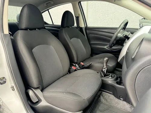 Nissan Versa 1.6 Advance Mt