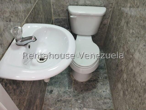 Maritza Lucena Alquila Local Comercial A Pie De Calle Al Este De Barquisimeto, Ideal Para Establecer Cualquier Negocio, Alto Tráfico Vehicular Y Peatonal, Vigilancia 24/7.