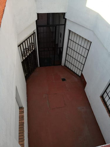 Imagen 16 de 16 de Dpto De Pasillo. Lamadrid 600. Dos Habitaciones Y Terraza. Alquiler