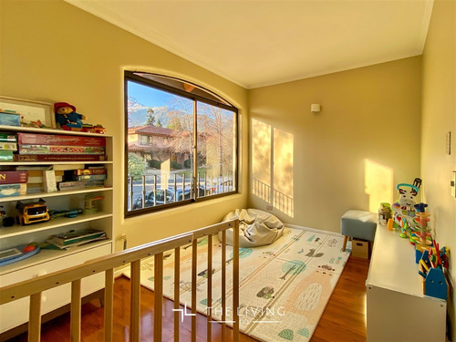 Casa En Arriendo De 4 Dorm. En Lo Barnechea