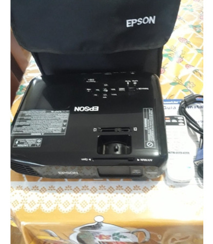 Proyector Epson S18+ De 3000 Lumenes Hdmi Seminuevo  Wiffi