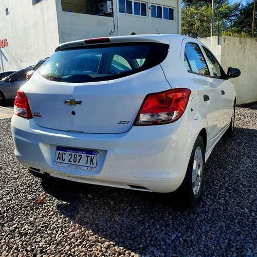 Imagen 6 de 8 de Chevrolet Onix 2018 1.4 Joy Ls 98cv