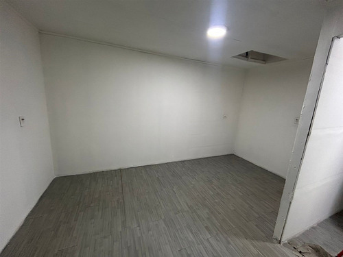 Casa En Venta De 4 Dorm. En Pudahuel