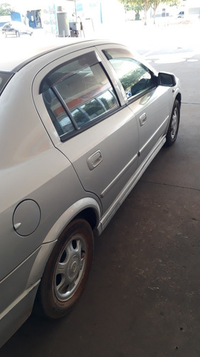Chevrolet Astra Sedan 2001 1.8 Milenium 4p
