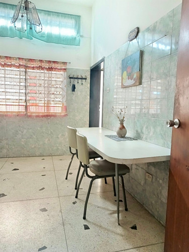 Beraca 007 Ofrece En Venta De Casa- Quinta En El Sector Las Mayas - El Limón, Maracay.