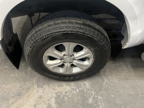 Nissan NP300 2.3 Frontier Se Plus Cd 4x2 Mt