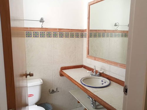 Imagen 11 de 14 de En Alquiler Hermoso Y Amplio Apartamento En Los Palos Grandes / Jaime Ponce: +58-414-1080033