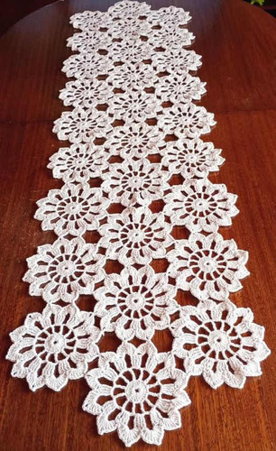 Camino De Mesa Flores Blancas 107x36cm Tejido A Mano Crochet