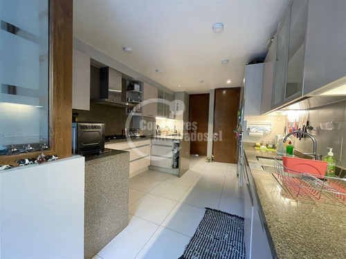 Departamento En Venta De 4 Dorm. En Las Condes, Jardín,