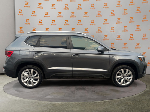 Volkswagen Taos 5p Comfortline Plus L4/1.4/T Aut