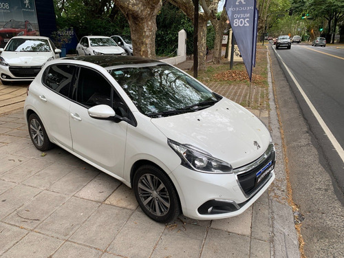 Peugeot 208 Feline Tiptronic