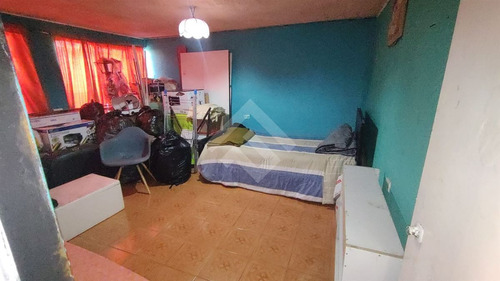 Casa En Venta De 4 Dorm. En Maipú