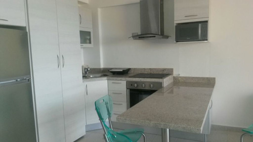 Imagen 2 de 12 de Apartamento Vacacional En Tucacas, Amoblado, Con Bella Vista Al Mar