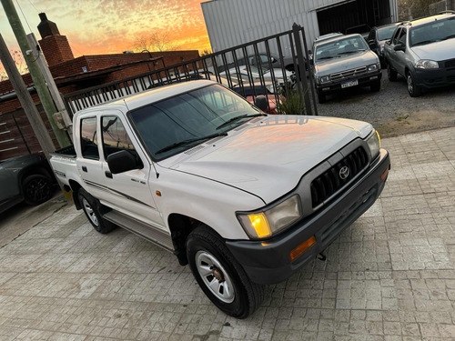 Toyota Hilux 2.4 D/cab 4x2 D