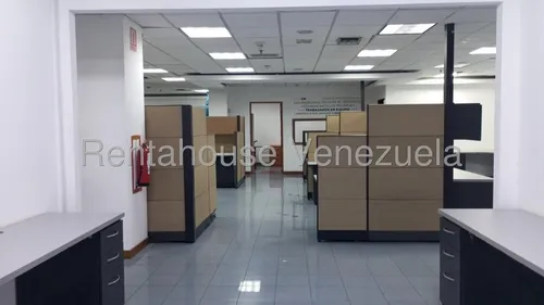 Se Alquila Oficina En La Urbina