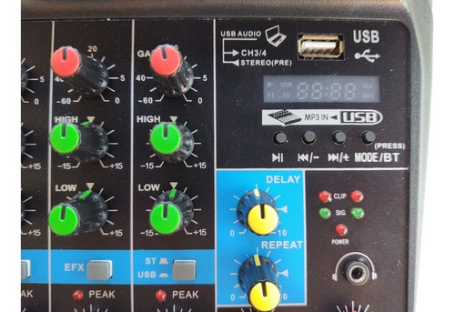 Mesa De Som Mixing Console 4 Canais.
