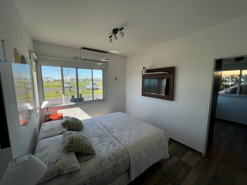 Imagen 7 de 18 de Hermosa Casa 4 Ambientes En Barrio Los Robles