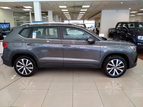 Imagen 6 de 15 de Volkswagen Taos Highline Sg