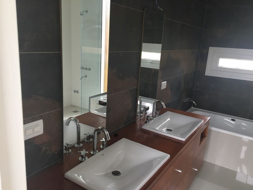 Casa En Barrio Privado Rumenco