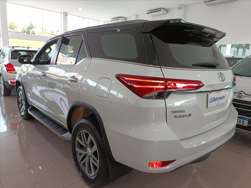 Imagem 6 de 10 de Hilux Sw4 2.8 Srx Diamond 4x4 7 Lugares 16v Turbo Intercool