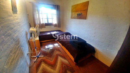 Imagen 12 de 28 de Hermosa Casa En Zona Residencial Cerca De Colegios. 3 Dormitorios. 2 Baños.