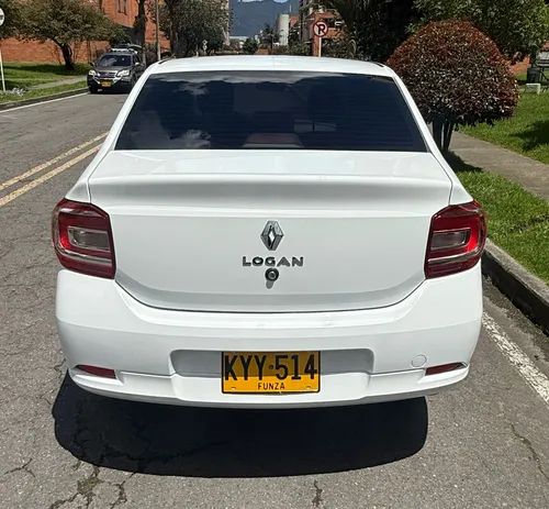 Renault Logan Life + Plus MT