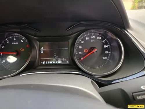 Chevrolet Onix lt
