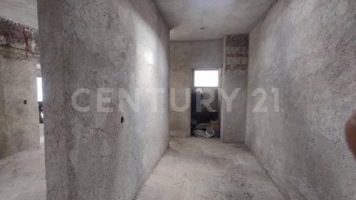 Casa En Venta Con Local Comercial En El Chamizal, Pedro Escobedo, Querétaro.
