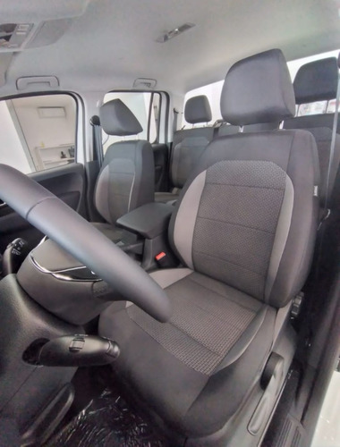 Imagen 11 de 15 de Volkswagen Amarok Comfortline 4x2 2022 Mh