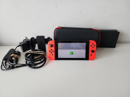 Nintendo Switch Con Joycon, Cables 1 Funda Y Cubre Joycons 