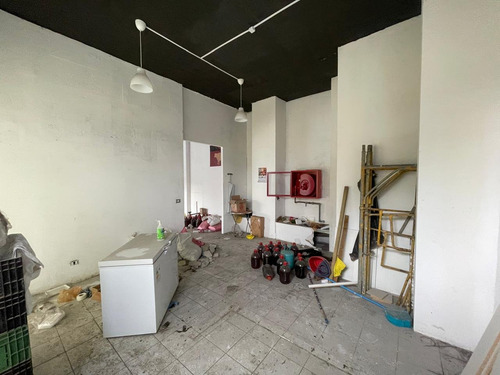 Arriendo Local Comercial De 67,82 M2, Metro Monte Tabor